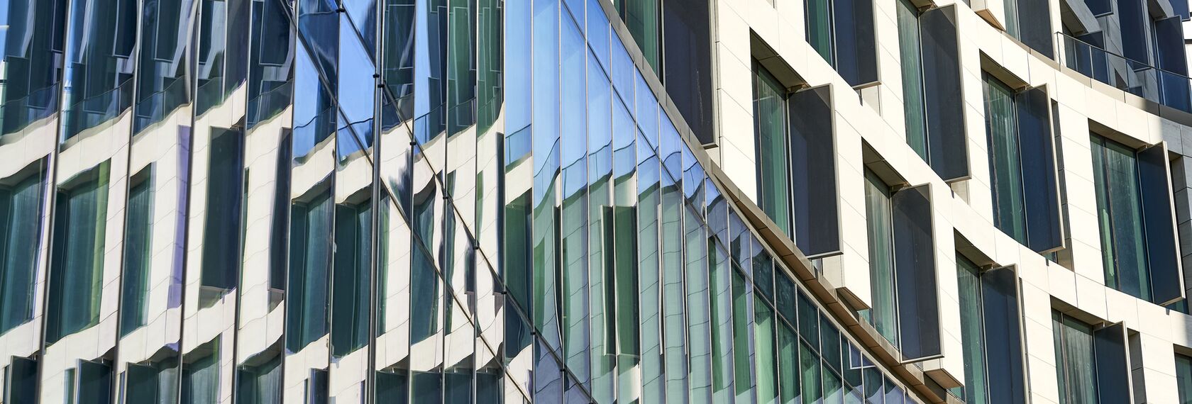 ConceptWall 50 Vliesgevels, ConceptWall 86 Vliesgevels, CW 86 Standard Vliesgevels en CW 86-EF Vliesgevels - Quatuor: een kwartet van gebouwen met duurzame oplossingen gelegen in Brussels, België