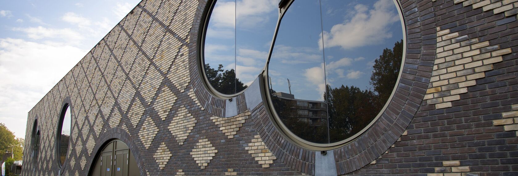 ConceptSystem 77 Deuren, ConceptSystem 77 Verborgen vleugel Ramen, CW 50 Standard Vliesgevels en ConceptWall 50 Vliesgevels - KJC Heliomare & MFS: gewoon waar kan, speciaal waar moet gelegen in Heemskerk, Nederland