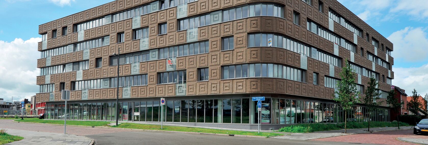CS 38-SL Geannuleerde systemen, CS 38-SL Geannuleerde systemen en SlimLine 38 Ramen - Residental/Project Bloemhof: rank beeld met speciaal ontworpen bakstenen gevel gelegen in Groningen, Nederland