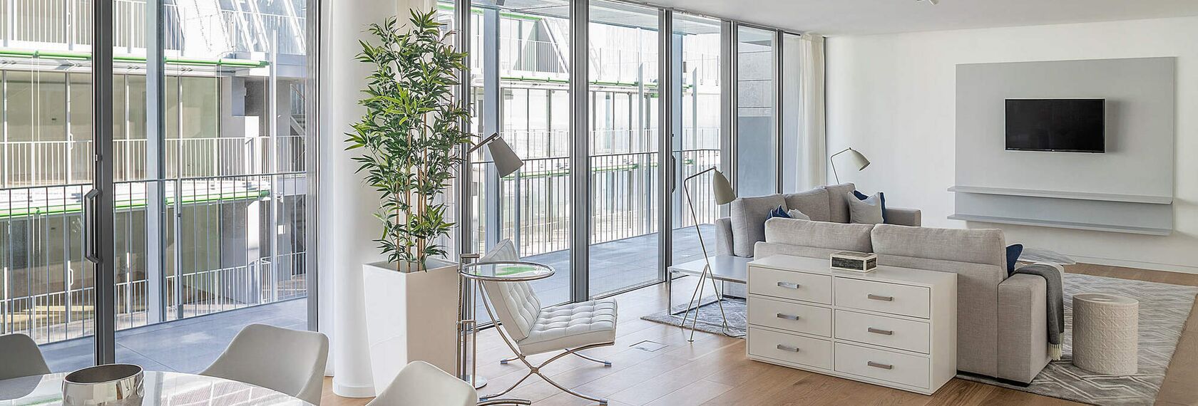 HiFinity Schuifsystemen, ConceptSystem 59Pa Deuren, ConceptWall 50 Vliesgevels en SlimLine 38 Ferro Ramen - Appartementencomplex Prata Riverside village gelegen in Lisbon, Portugal