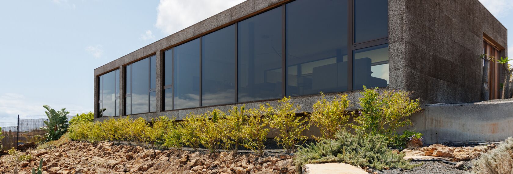 SlimPatio 68 Schuifsystemen, ConceptPatio 68 Schuifsystemen en MasterLine 8 HI Ramen - Villa Khorakhané gelegen in Fuerteventura-Villaverde, Spanje