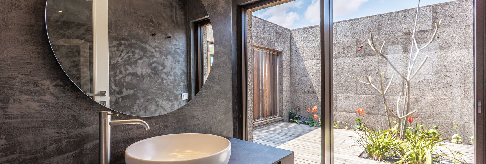 SlimPatio 68 Schuifsystemen, ConceptPatio 68 Schuifsystemen en MasterLine 8 HI Ramen - Villa Khorakhané gelegen in Fuerteventura-Villaverde, Spanje
