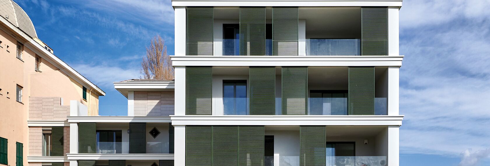 BriseSoleil 40 Zonwering, SlimPatio 68 Schuifsystemen en ConceptSystem 77 Verborgen vleugel Ramen - Residental/Project Palazzo Arbà gelegen in Genoa, Italië