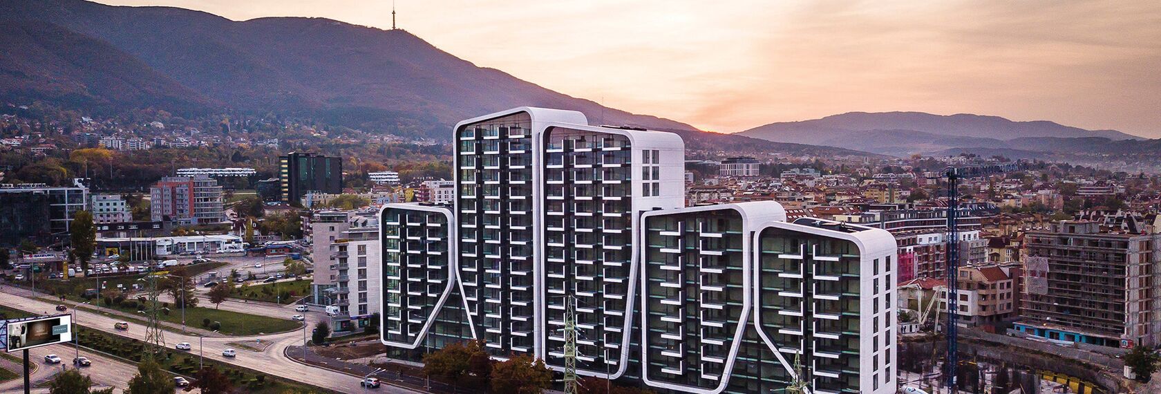 ConceptWall 50 Vliesgevels en ConceptSystem 77 Ramen - Appartementencomplex Advanced Architecture Apartments gelegen in Sofia, Bulgarije