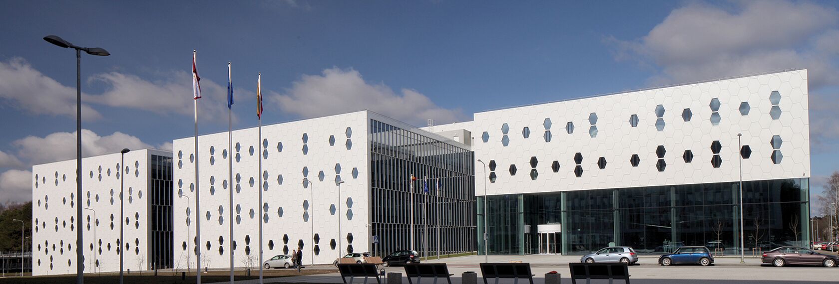 CI 45 Ramen, ConceptSystem 77 Deuren, ConceptSystem 77 Ramen en ConceptWall 50-HI Vliesgevels - College/University National Centre of Physical and Technological Sciences gelegen in Vilnius, Litouwen