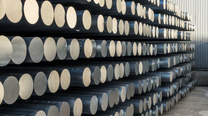 Billets of aluminium