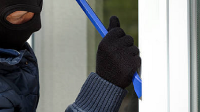 Burglarproof solutions demonstrated with a crowbar