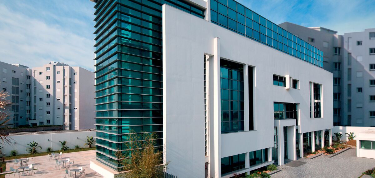 BriseSoleil 100 Zonwering en ConceptWall 60 Vliesgevels - Embassy Embassy of Canada gelegen in Tunis, Tunesië