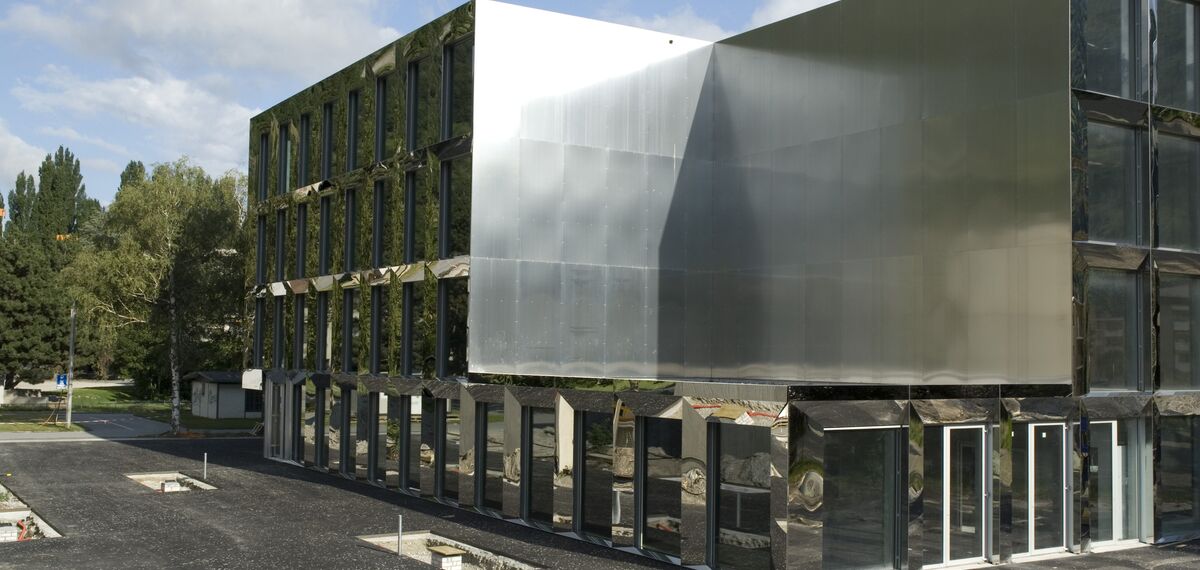 CS 86-HI (c) Geannuleerde systemen en ConceptWall 50 Vliesgevels - College/University Technical Vocational School Visp gelegen in Visp, Zwitserland