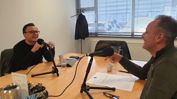 Wouter Damen en Andreas Ververis tijdens podcast opname