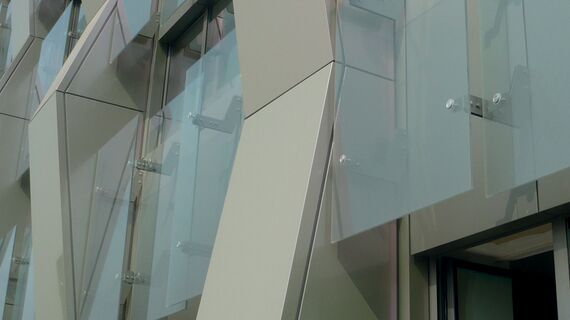 ConceptWall 60 Vliesgevels en CS 86-HI (c) Geannuleerde systemen - Appartementencomplex Apartments Famagosta gelegen in Milan, Italië