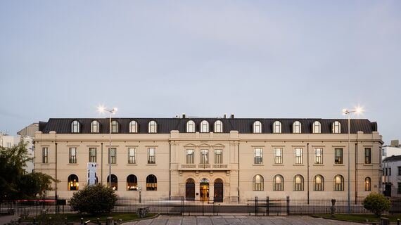 SlimLine 38 Ramen - Edificio Pharmacia gelegen in Porto, Portugal