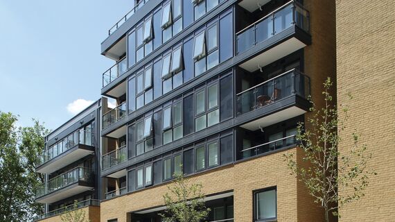 CS 38-SL Geannuleerde systemen, ConceptSystem 77 Ramen, ConceptPatio 130 Schuifsystemen, Vision 50 Deuren en ConceptWall 50 Vliesgevels - Appartementencomplex Paynes & Borthwick gelegen in London, Verenigd Koninkrijk