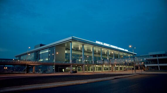 ConceptWall 50 Vliesgevels - Airport International Airport Prokofiev Donetsk gelegen in Donetsk, Oekraïne