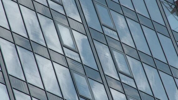 ConceptWall 50 Vliesgevels - Office building Multifunctional complex K&D gelegen in Klaipeda, Litouwen
