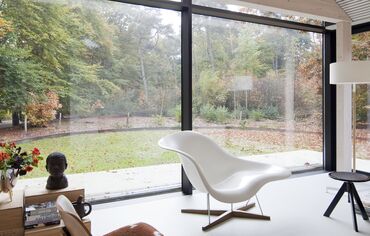 Het moderne interieur van Het Brouwhuis.