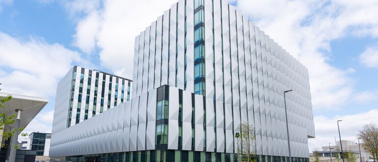 CW 65-EF Vliesgevels - ASML Gebouw 3: parametrisch pronken met gevels  gelegen in Veldhoven, Nederland